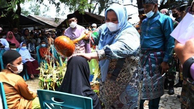 
 Disbudparpora Bengkalis Jadikan Tradisi Mandi Safar Event Wisata Tahunan